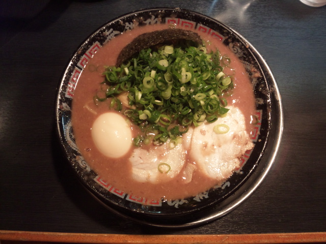 とんこつラーメン／半熟味玉