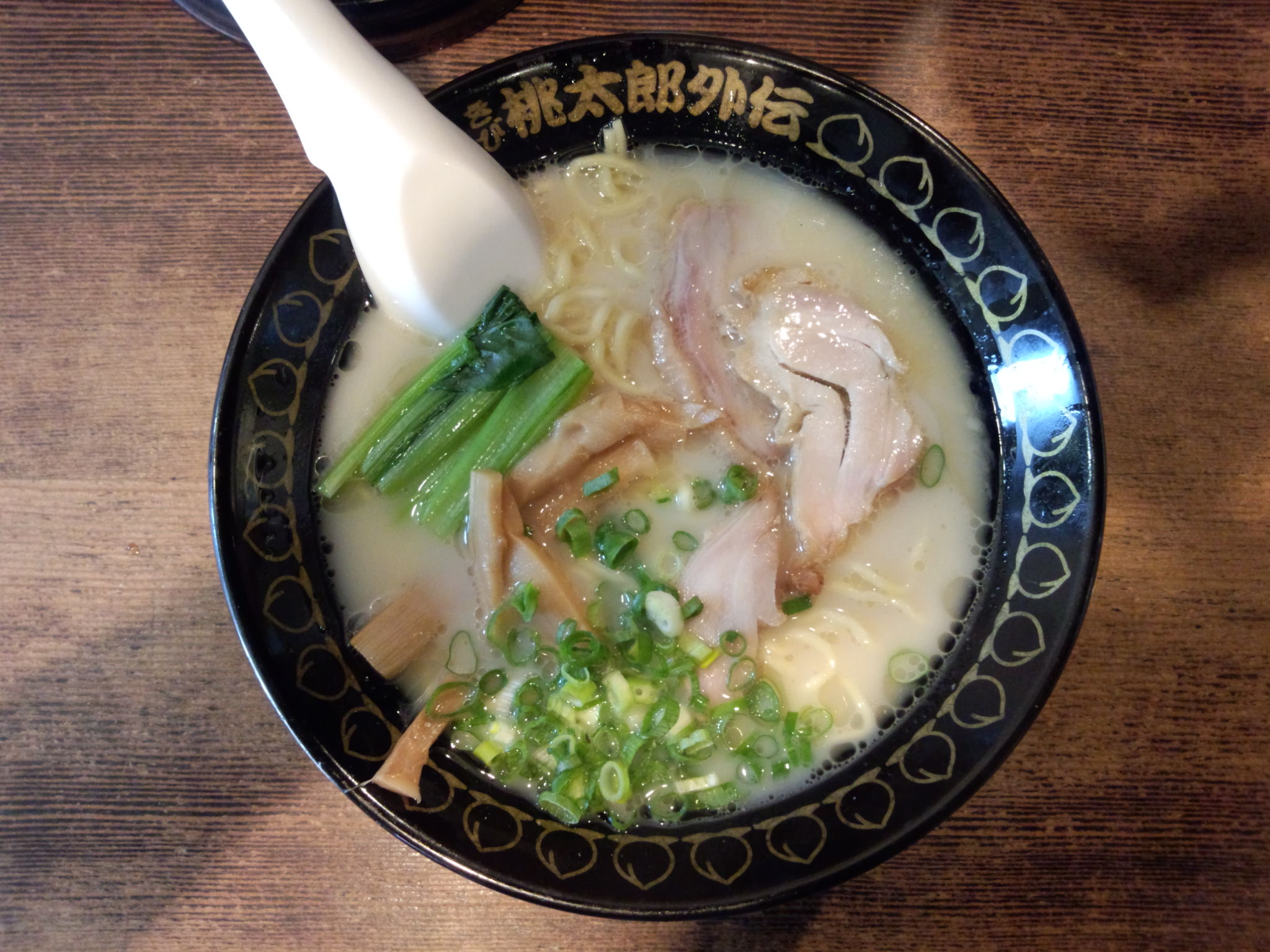 鶏白湯ラーメン