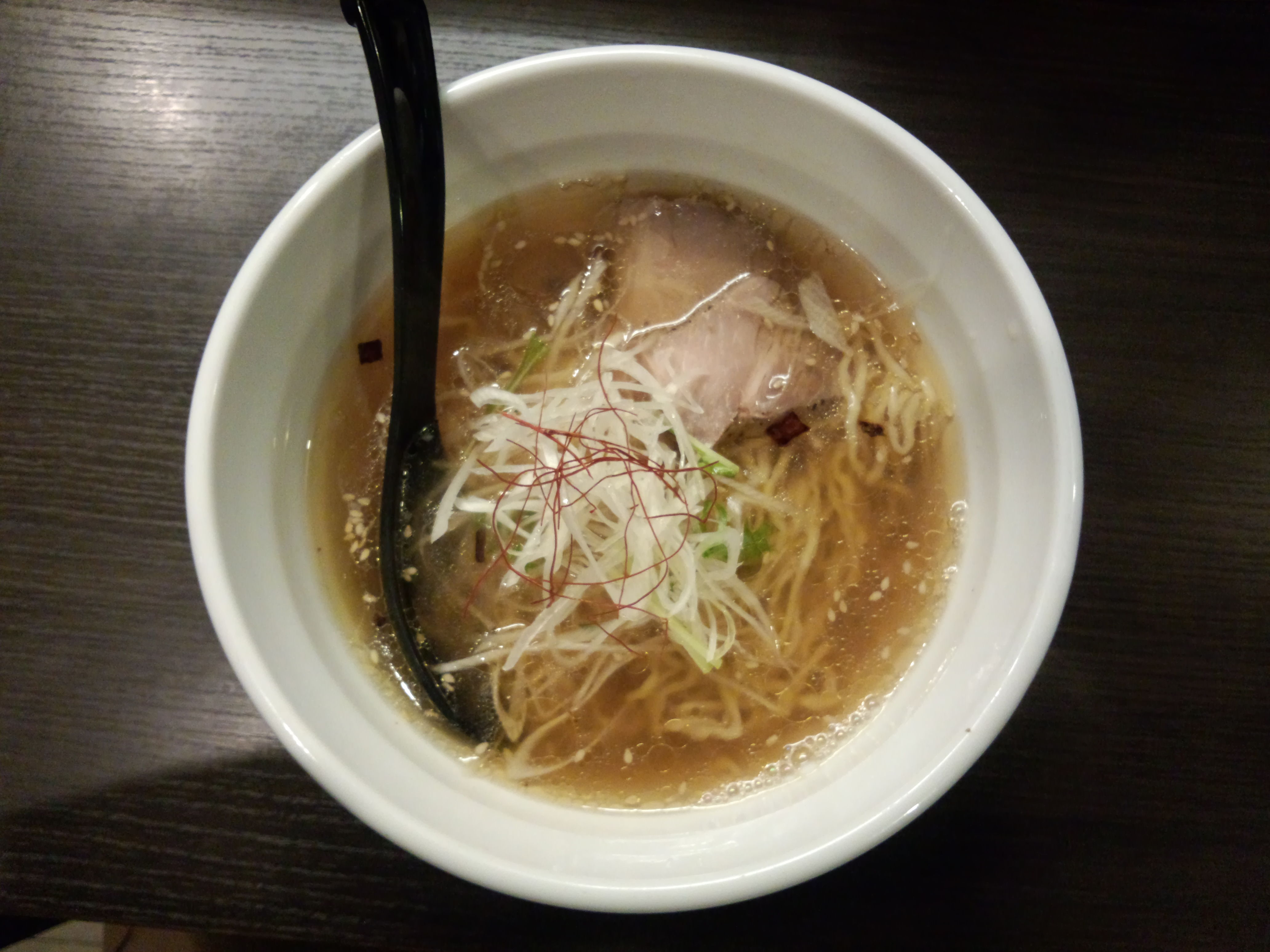 琥珀醤油拉麺