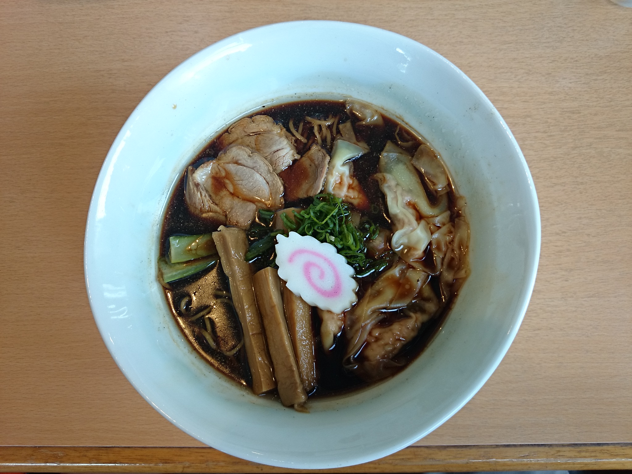 勝浦ワンタン麺