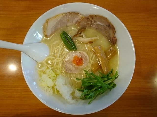 鶏白湯らーめん