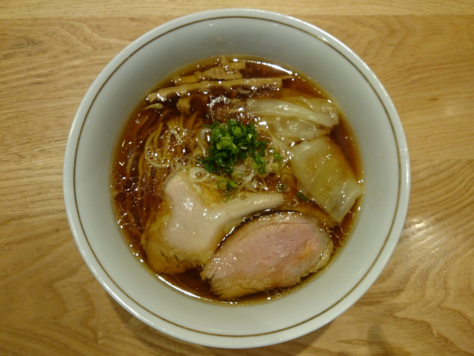 醤油らーめん(並盛)