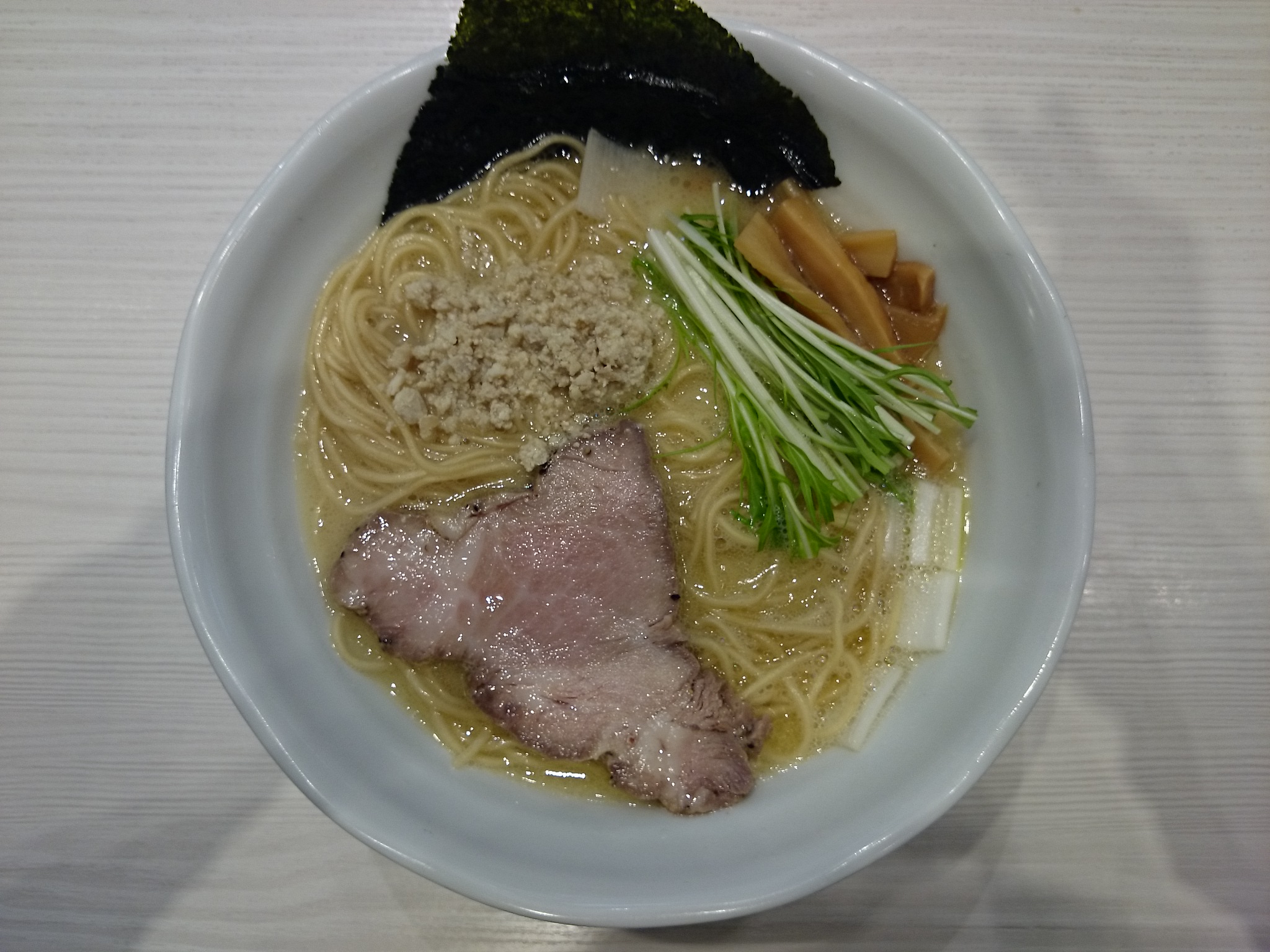 濃厚鶏白湯ラーメン