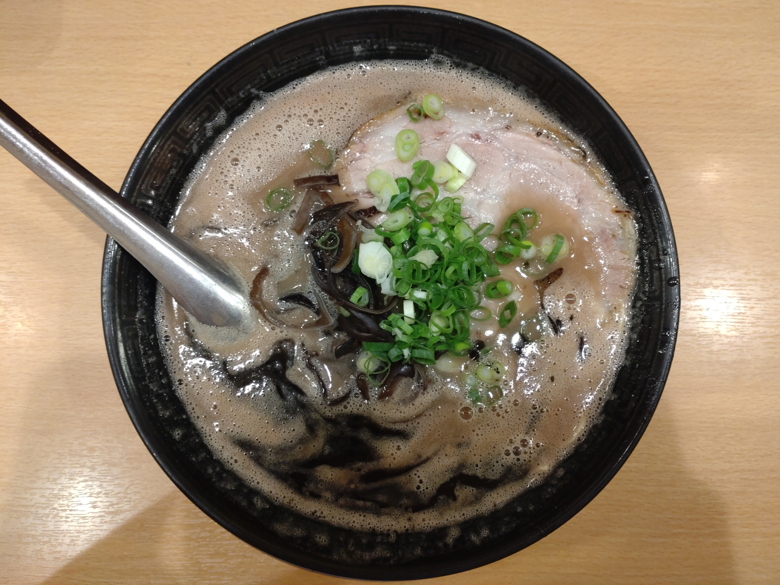 黒とんこつラーメン