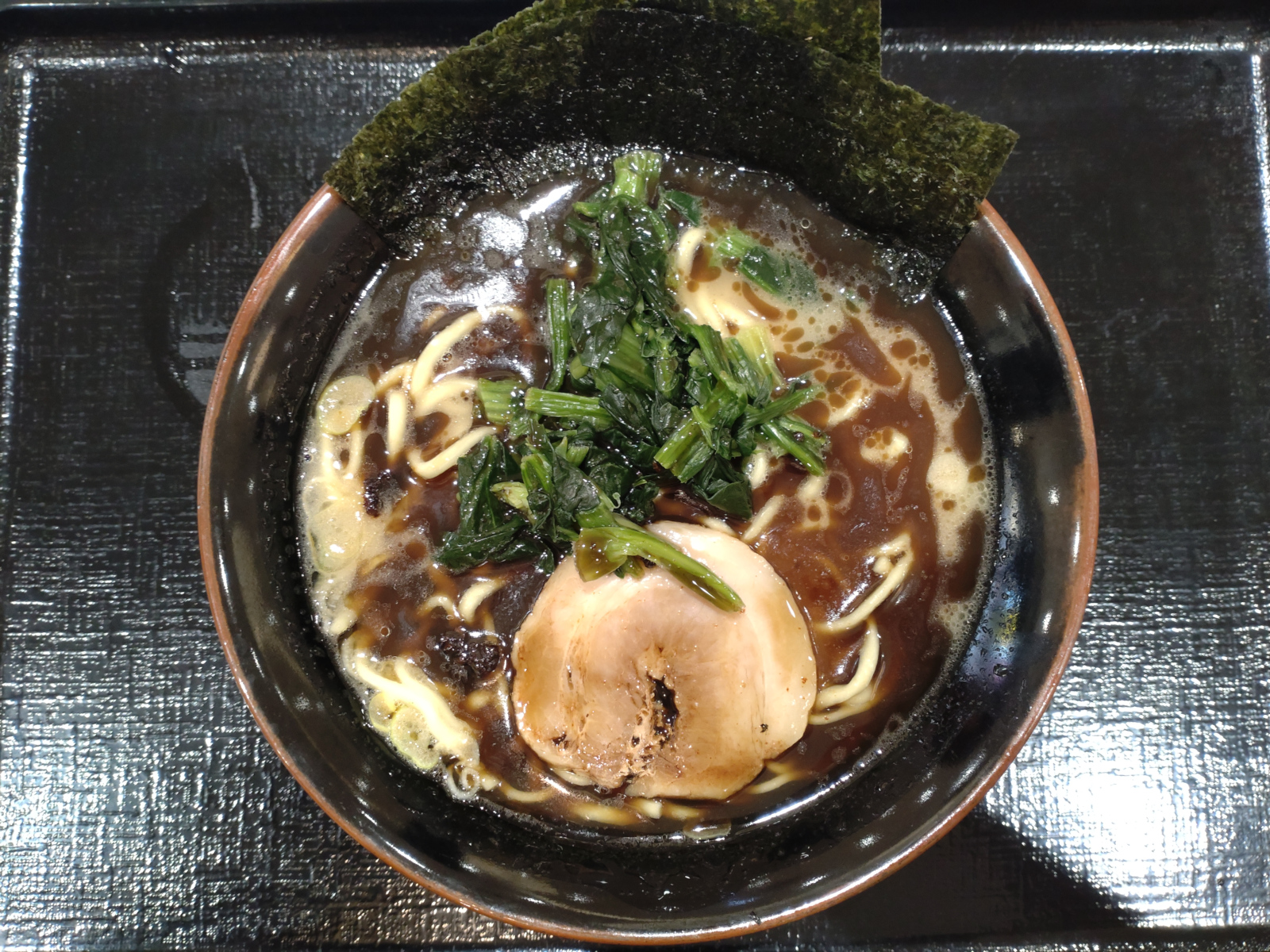 黒家系ラーメン